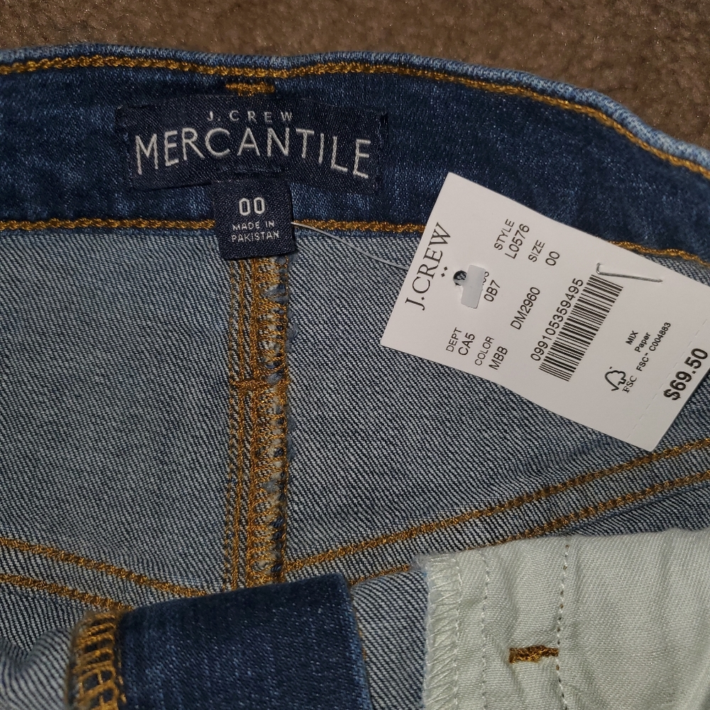 J.Crew Mercantile Denim skirt, 00, NWT back pockets, zip up front - Picture 2 of 3